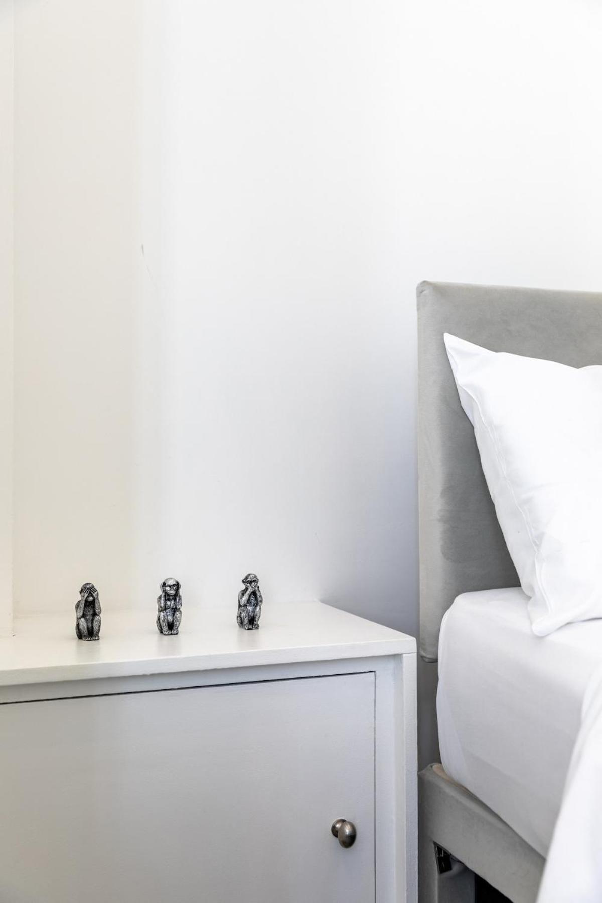 Appartamento Stylish 2-Bed Flat In The Heart Of West Hampstead Londra Esterno foto